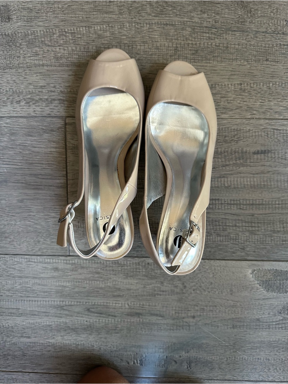 Jessica Women’s Peep-Toe Slingback Heels in Nude size 8